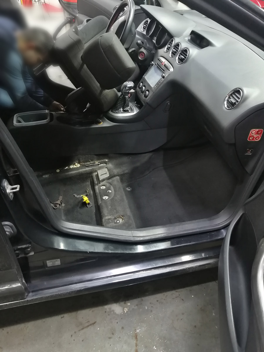 Peugeot oto koltuk yıkama örneği